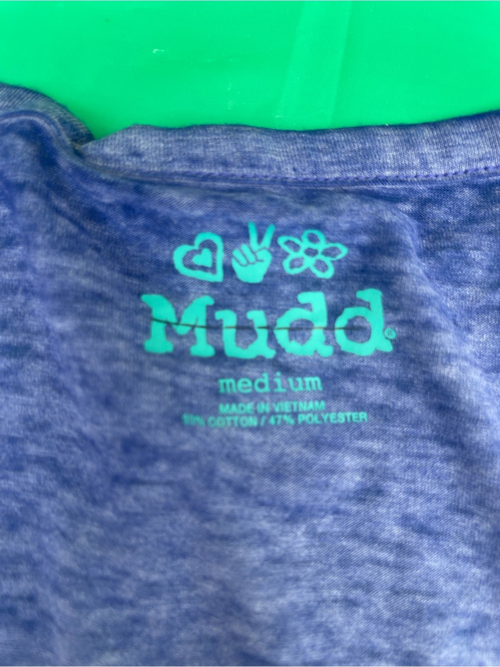 See true Mudd Tshirt Blue size M JUNIORS
New with tags V neck